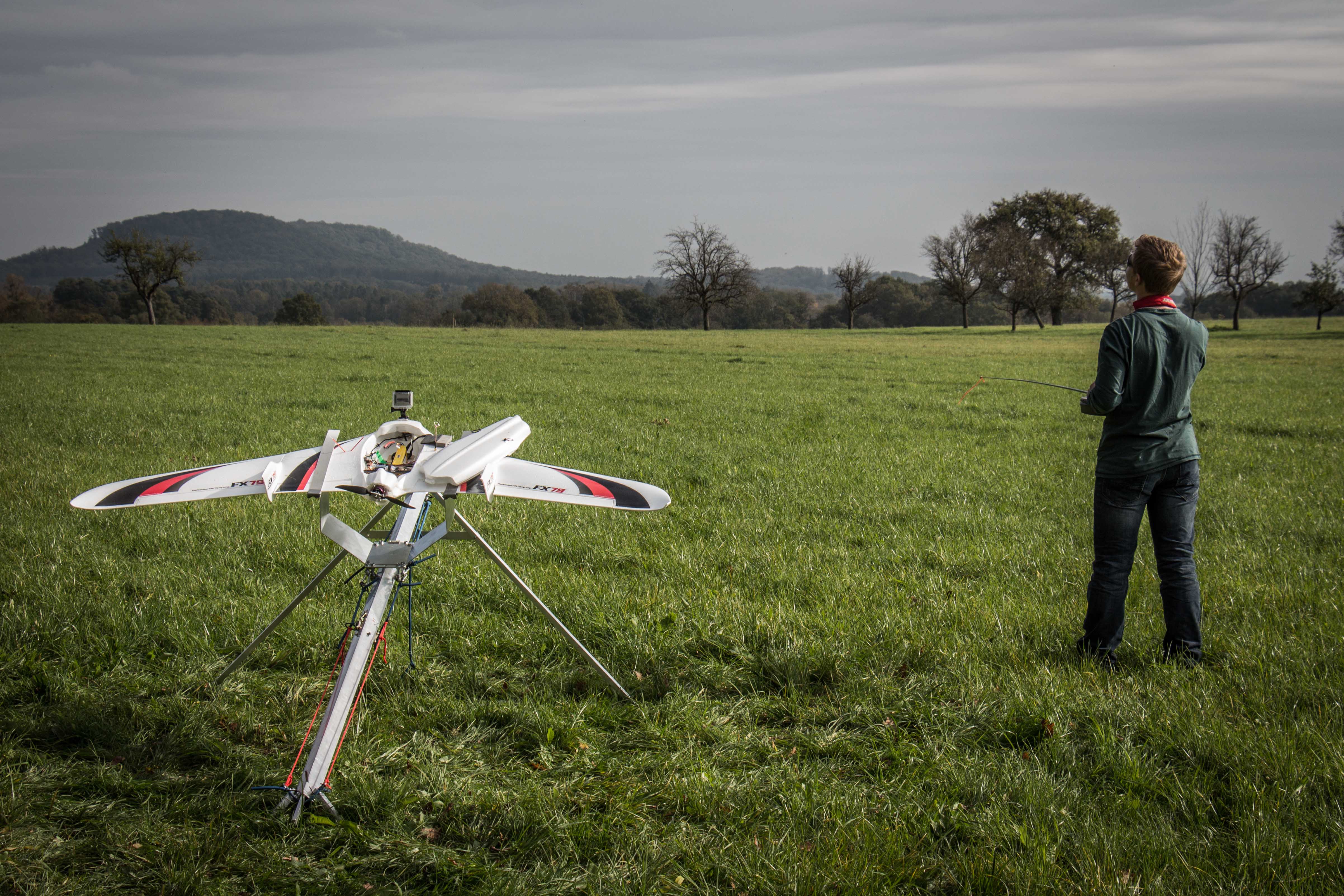 Flying a flying wing